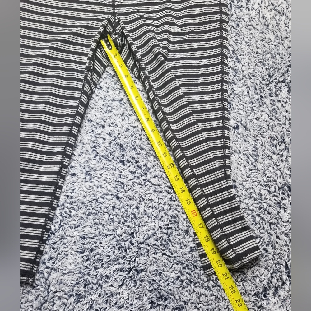 Athleta Striped Capri Women's Leggings - Picture 6 of 6